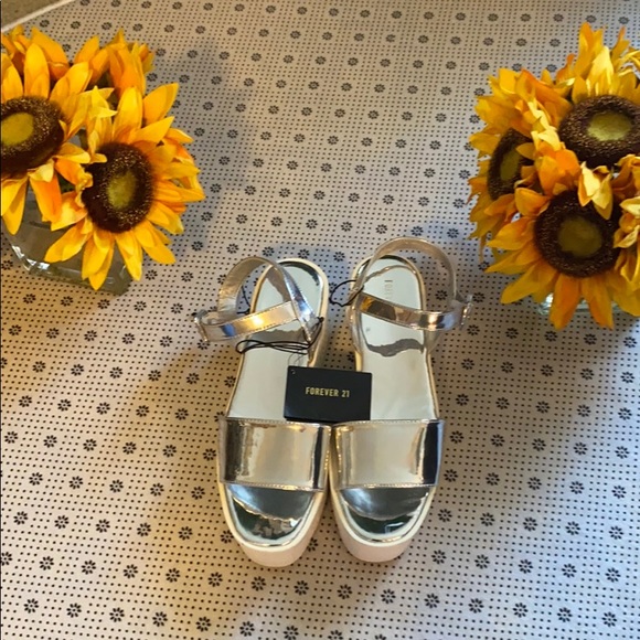 NWT Forever 21, Size 5 1/2 Silver High Wedges - Picture 3 of 3